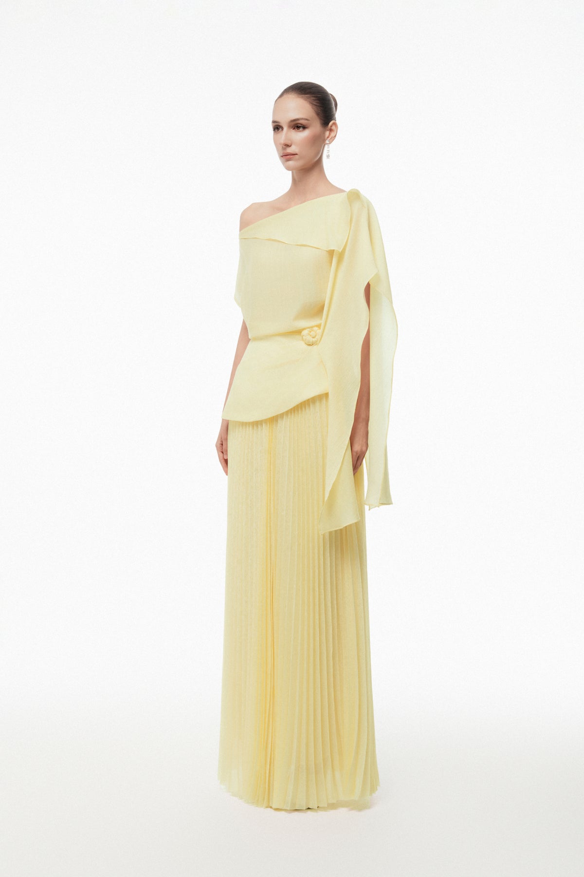 Asymmetric Draped Off-Shoulder Set Design