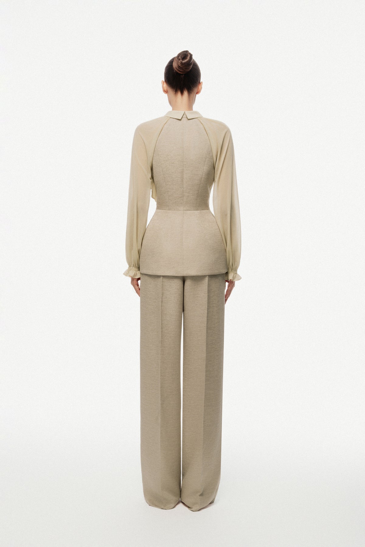 Sleeveless Tailored Set Design