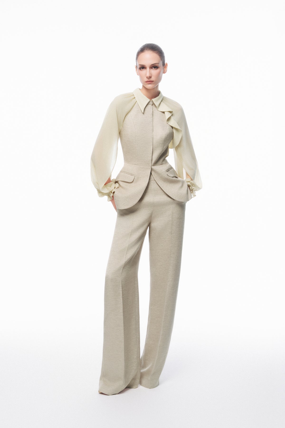 Sleeveless Tailored Set Design