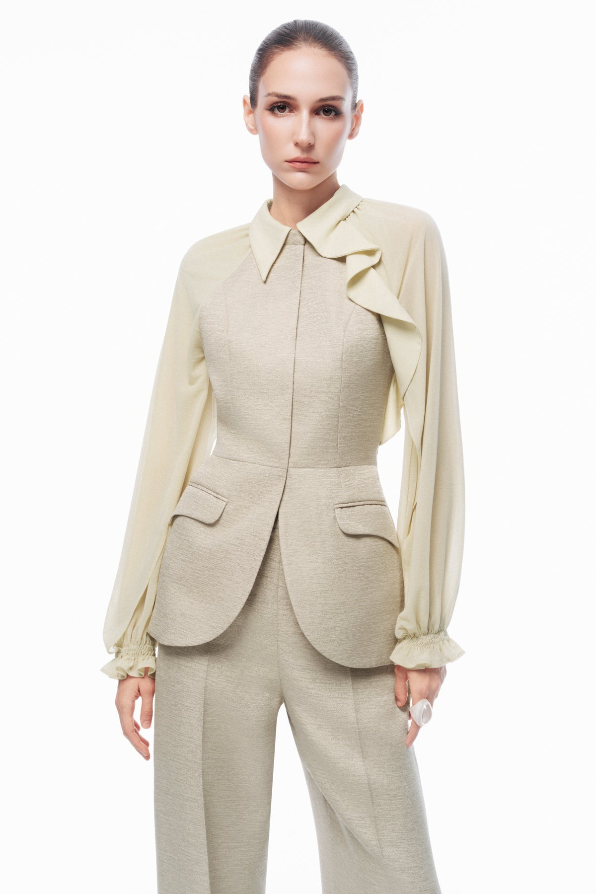 Sleeveless Tailored Set Design
