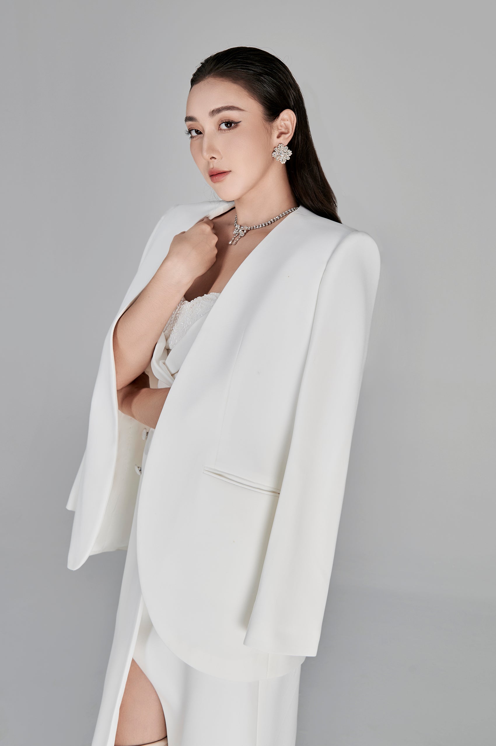 Maha Relaxed Set Design