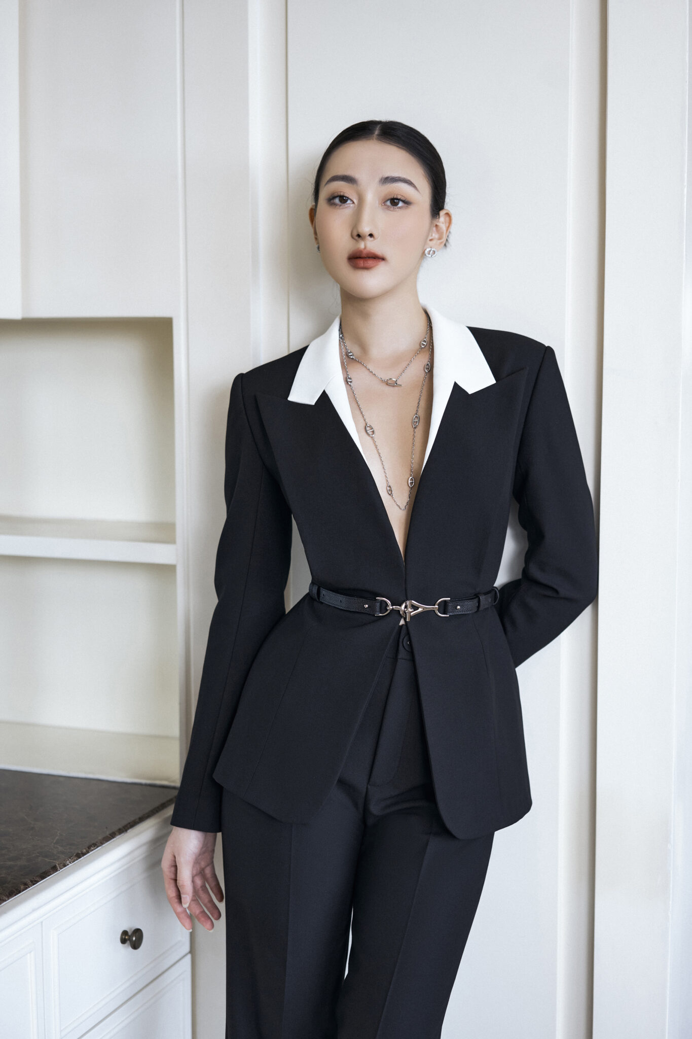 Anda Deep V-neck Blazer - Lallee Design